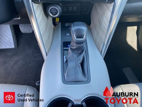 Certified 2023 Toyota Venza Limited AWD/4WD image 43