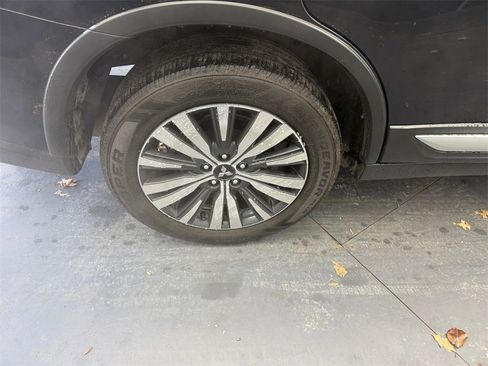 Used 2020 Mitsubishi Outlander ES image 34