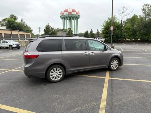 Used 2015 Toyota Sienna XLE w/ XLE Navigation Package AWD/4WD image 4