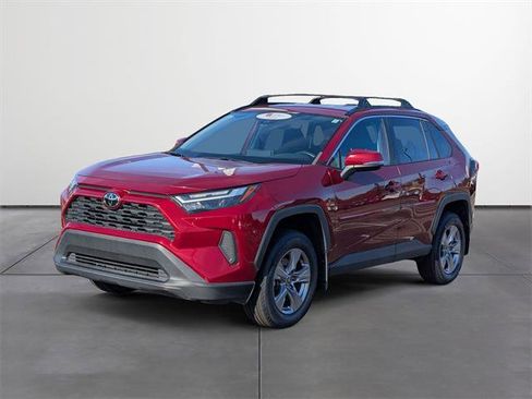 Used 2022 Toyota RAV4 XLE image 2