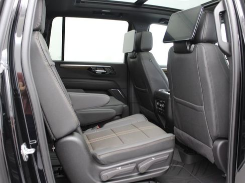 New 2026 Chevrolet Suburban High Country AWD/4WD image 32