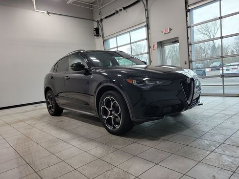 Used 2024 Alfa Romeo Stelvio Ti image 7