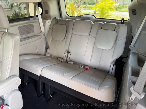 Used 2013 Chrysler Town & Country Limited w/ Luxury Group FWD image 36