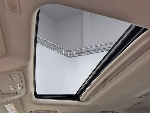 Used 2019 Chevrolet Suburban LT w/ Luxury Package image 24