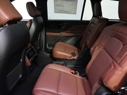 New 2026 Lincoln Aviator Reserve w/ Jet Appearance Package AWD/4WD image 21