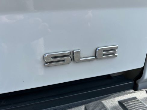 Used 2017 GMC Sierra 1500 SLE w/ SLE Value Package RWD image 12