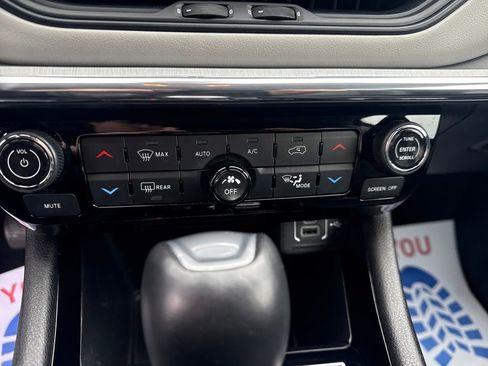 Used 2022 Jeep Compass Limited image 20