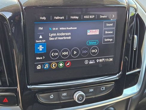 Used 2020 Chevrolet Traverse LT FWD image 18