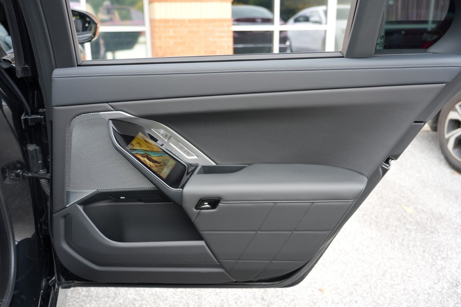 Used 2025 BMW 740i w/ Premium Package RWD image 64