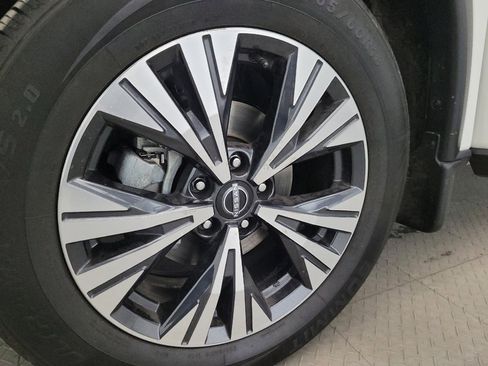 Used 2023 Nissan Rogue SV image 31