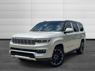 Used 2022 Jeep Grand Wagoneer Series I AWD/4WD video 1