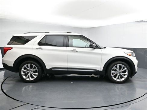 Used 2022 Ford Explorer Platinum w/ Equipment Group 601A image 15