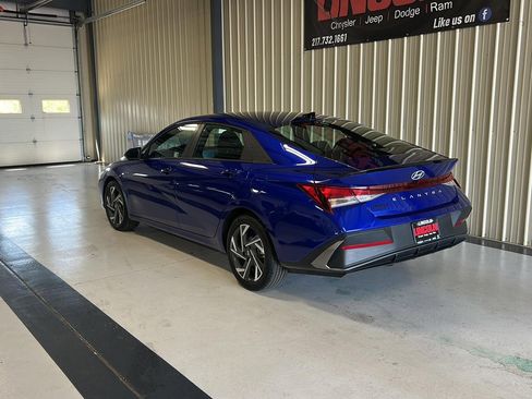 Used 2025 Hyundai Elantra Sport FWD image 3