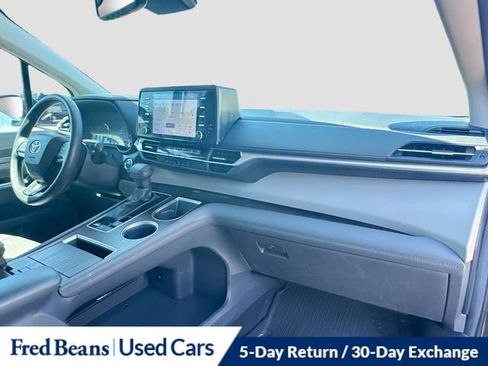 Used 2024 Toyota Sienna LE w/ LE Plus Package AWD/4WD image 37