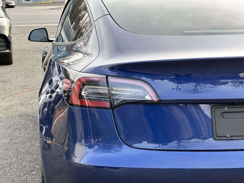 Used 2021 Tesla Model 3 Standard Range Plus image 11