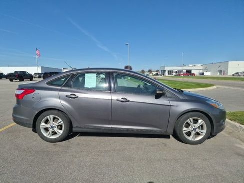 Used 2014 Ford Focus SE FWD image 4