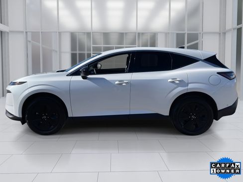 Certified 2025 Nissan Murano SV image 2