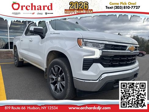 Used 2024 Chevrolet Silverado 1500 LT image 2