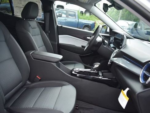New 2026 Chevrolet Trax LT w/ LT Convenience Package FWD image 13