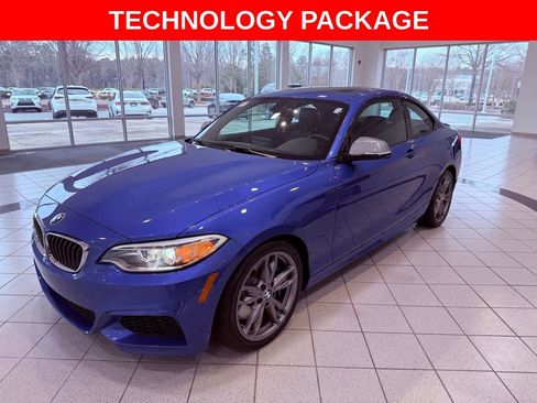 Used 2016 BMW M235i Coupe image 3