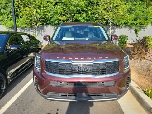 Used 2022 Kia Telluride S FWD image 2