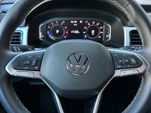 Used 2022 Volkswagen Atlas Cross Sport SE image 23