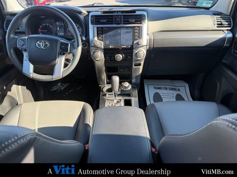 Used 2022 Toyota 4Runner SR5 Premium image 2