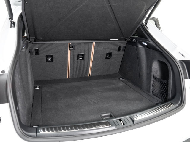Certified 2026 Porsche Macan AWD/4WD image 28