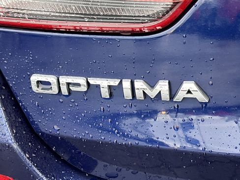 Used 2019 Kia Optima S image 9