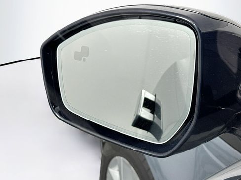 Used 2021 Land Rover Range Rover Evoque R-Dynamic S image 16