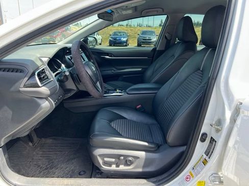 Used 2018 Toyota Camry SE FWD image 10