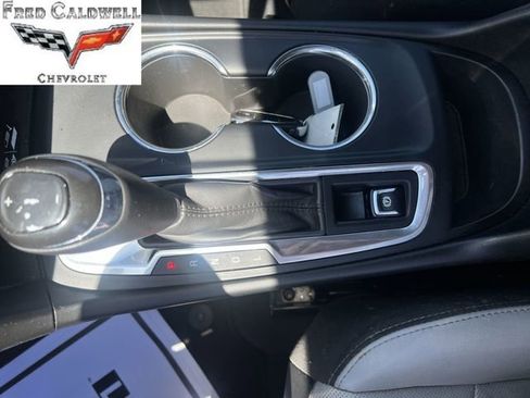 Used 2019 Chevrolet Equinox Premier w/ LPO, Cargo Package FWD image 21