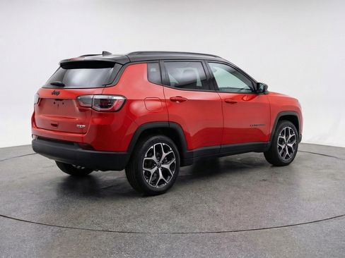 Used 2025 Jeep Compass Limited AWD/4WD image 9