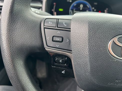 Used 2025 Toyota Camry LE image 15