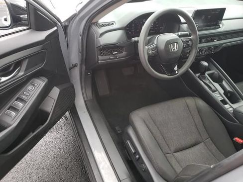 Used 2025 Honda Accord SE image 9