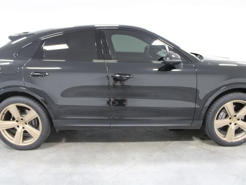 Used 2024 Porsche Cayenne Coupe AWD/4WD image 11