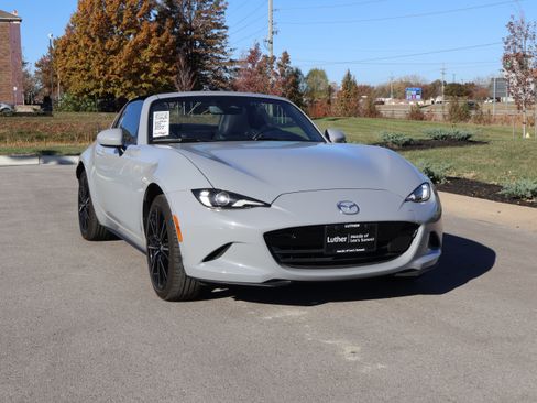 Used 2024 MAZDA MX-5 Miata RF Grand Touring image 9
