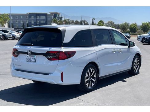 Certified 2026 Honda Odyssey EX-L image 6
