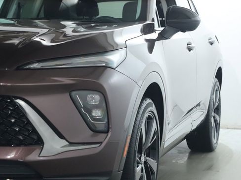 Used 2025 Buick Envision Sport Touring image 4