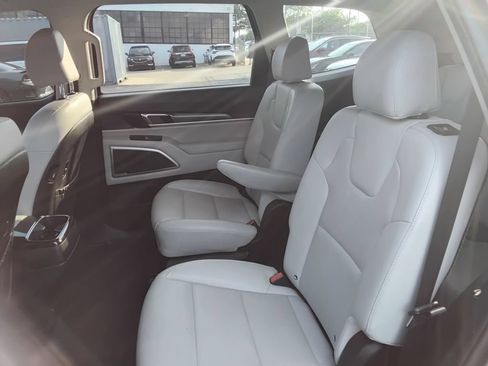 Used 2020 Kia Telluride S FWD image 10