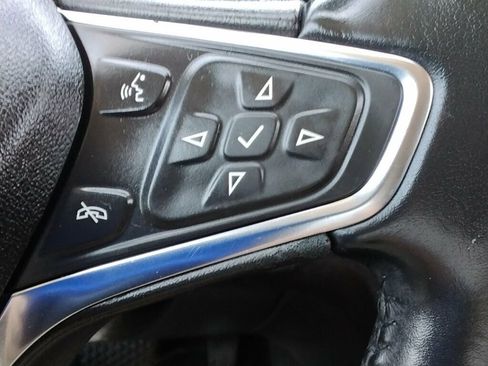 Used 2021 Chevrolet Equinox LT AWD/4WD image 17