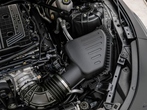 Used 2018 Chevrolet Camaro ZL1 RWD image 98