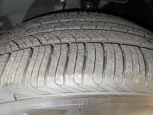 Certified 2025 INFINITI QX60 Sensory image 11