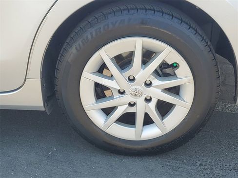 Used 2014 Toyota Prius V Two image 5