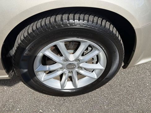 Used 2015 Dodge Grand Caravan SXT FWD image 8