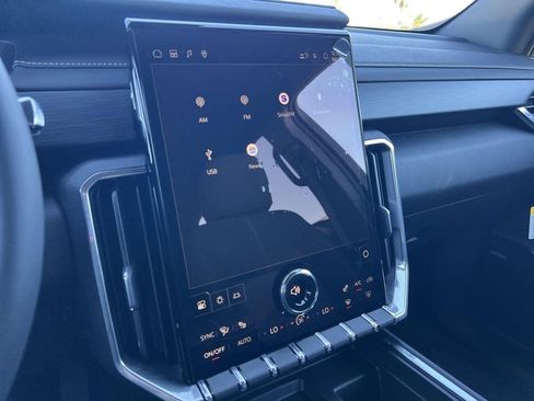 New 2026 GMC Acadia Elevation image 17