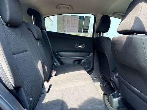 Used 2018 Honda HR-V LX image 14