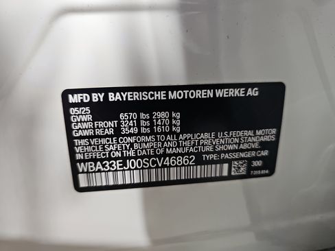 Certified 2025 BMW 760i xDrive w/ Executive Package AWD/4WD image 39