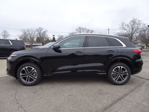 New 2025 Audi Q5 Premium image 2