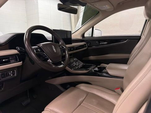 Used 2022 Lincoln Nautilus Reserve w/ Equipment Group 201A image 6